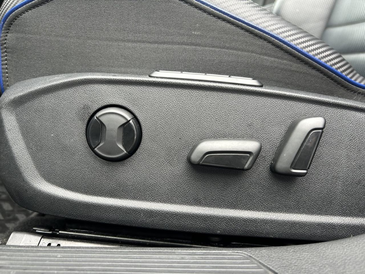 2024 Volkswagen Golf R DSG  - Leather Seats Photo