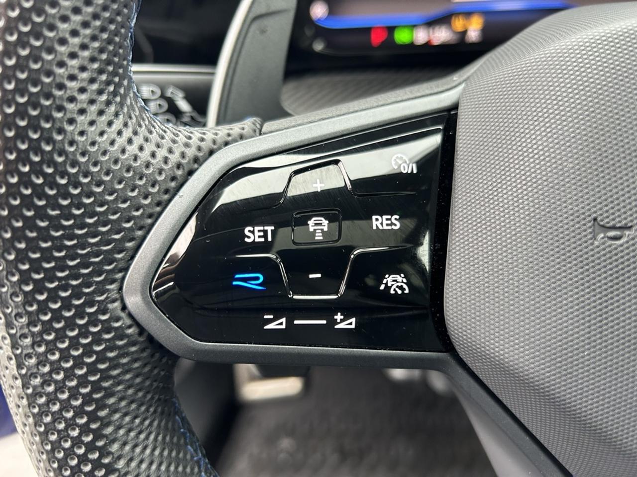 2024 Volkswagen Golf R DSG  - Leather Seats Photo