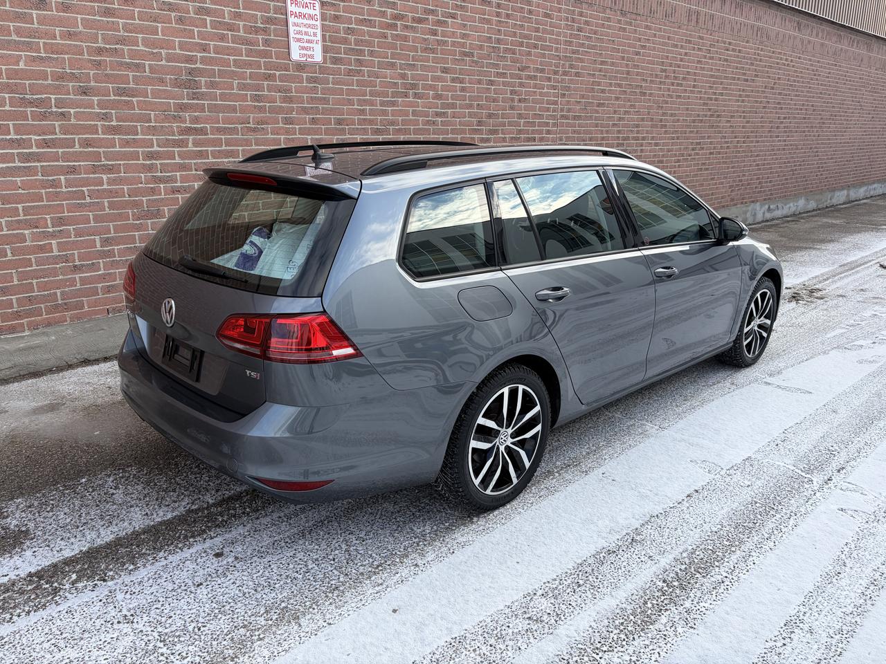 2016 Volkswagen Golf High line Photo1