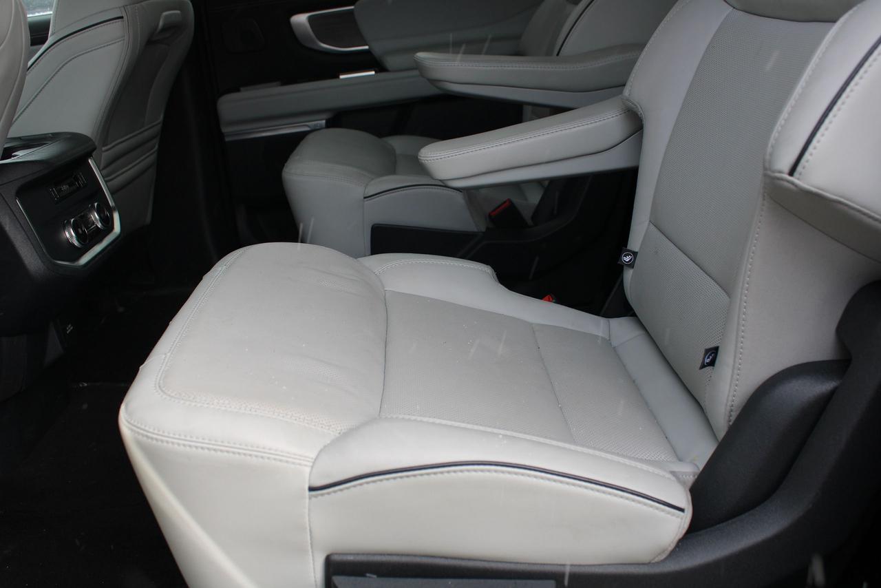 2025 Ford Expedition Platinum Max Photo