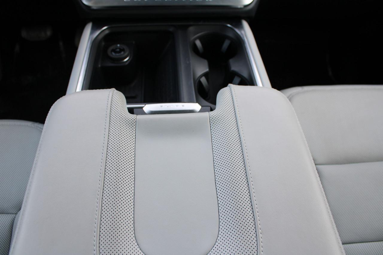 2025 Ford Expedition Platinum Max Photo