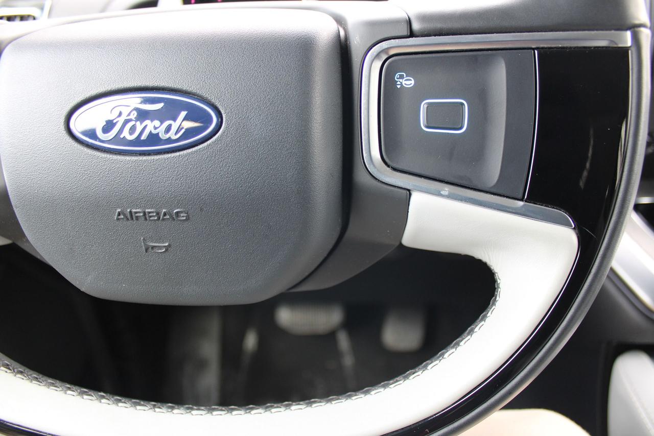 2025 Ford Expedition Platinum Max Photo