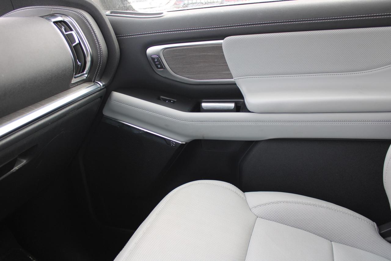 2025 Ford Expedition Platinum Max Photo