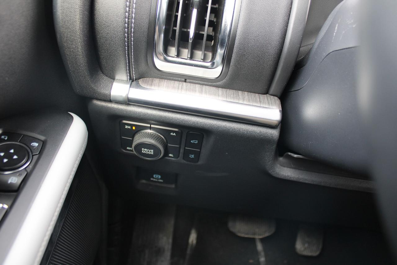 2025 Ford Expedition Platinum Max Photo