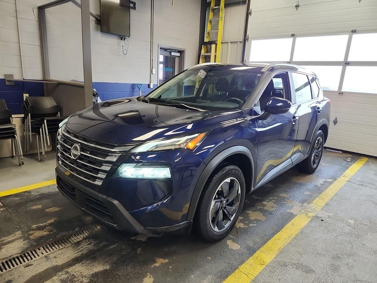 2024 Nissan Rogue SV MOONROOF