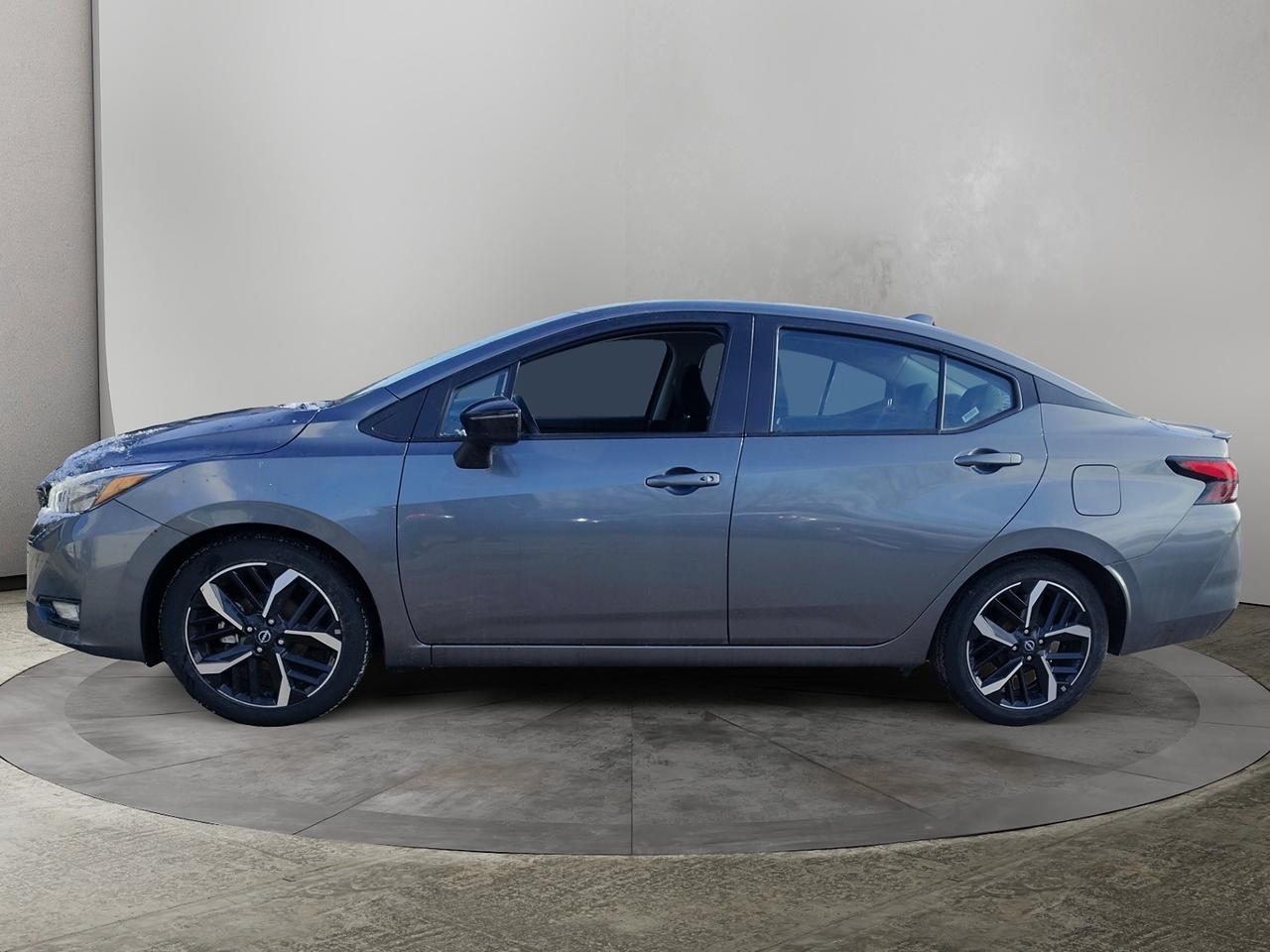2024 Nissan Versa SR Photo