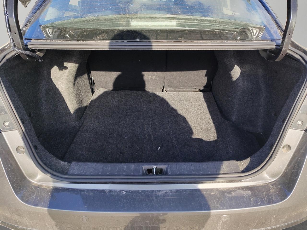 2024 Nissan Versa SR Photo