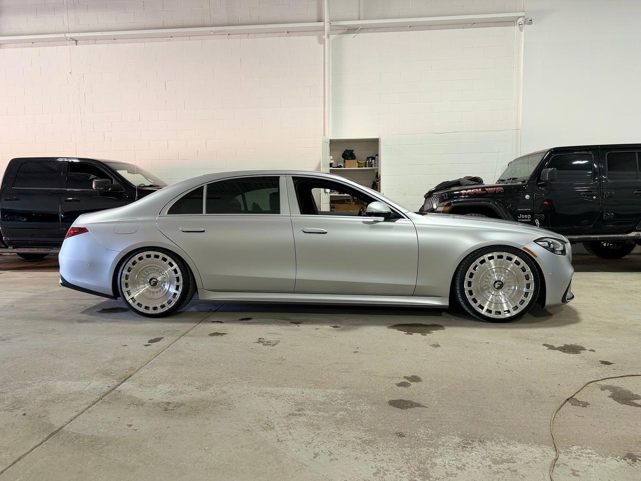 2023 Mercedes-Benz 300SD  Photo2