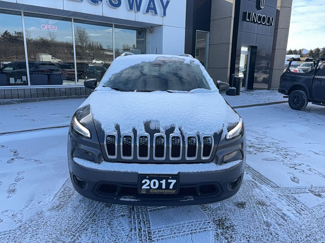 2017 Jeep Cherokee NORTH EDITION, SUNROOF, REMOTE START, AS TRADED Photo