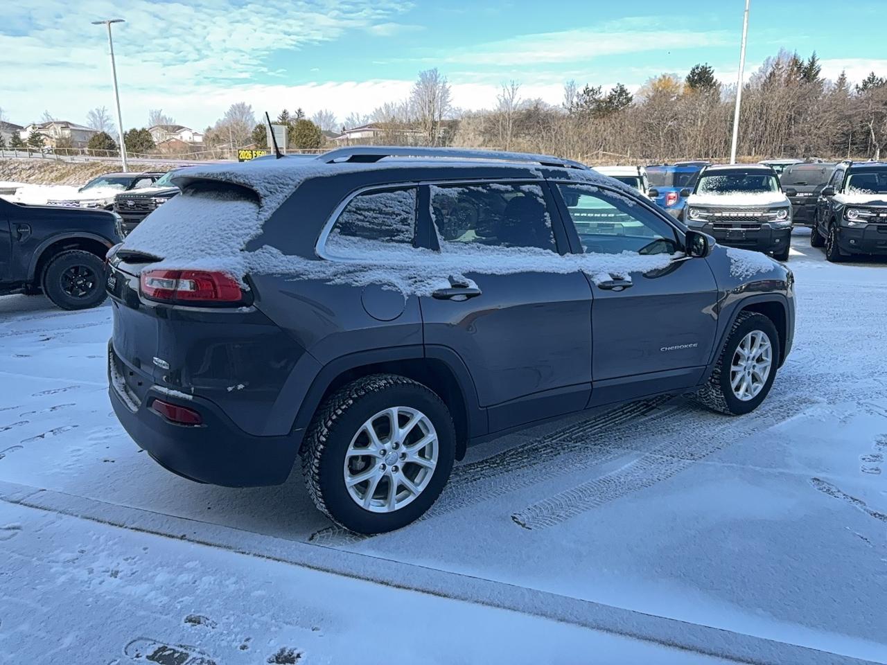 2017 Jeep Cherokee NORTH EDITION, SUNROOF, REMOTE START, AS TRADED Photo