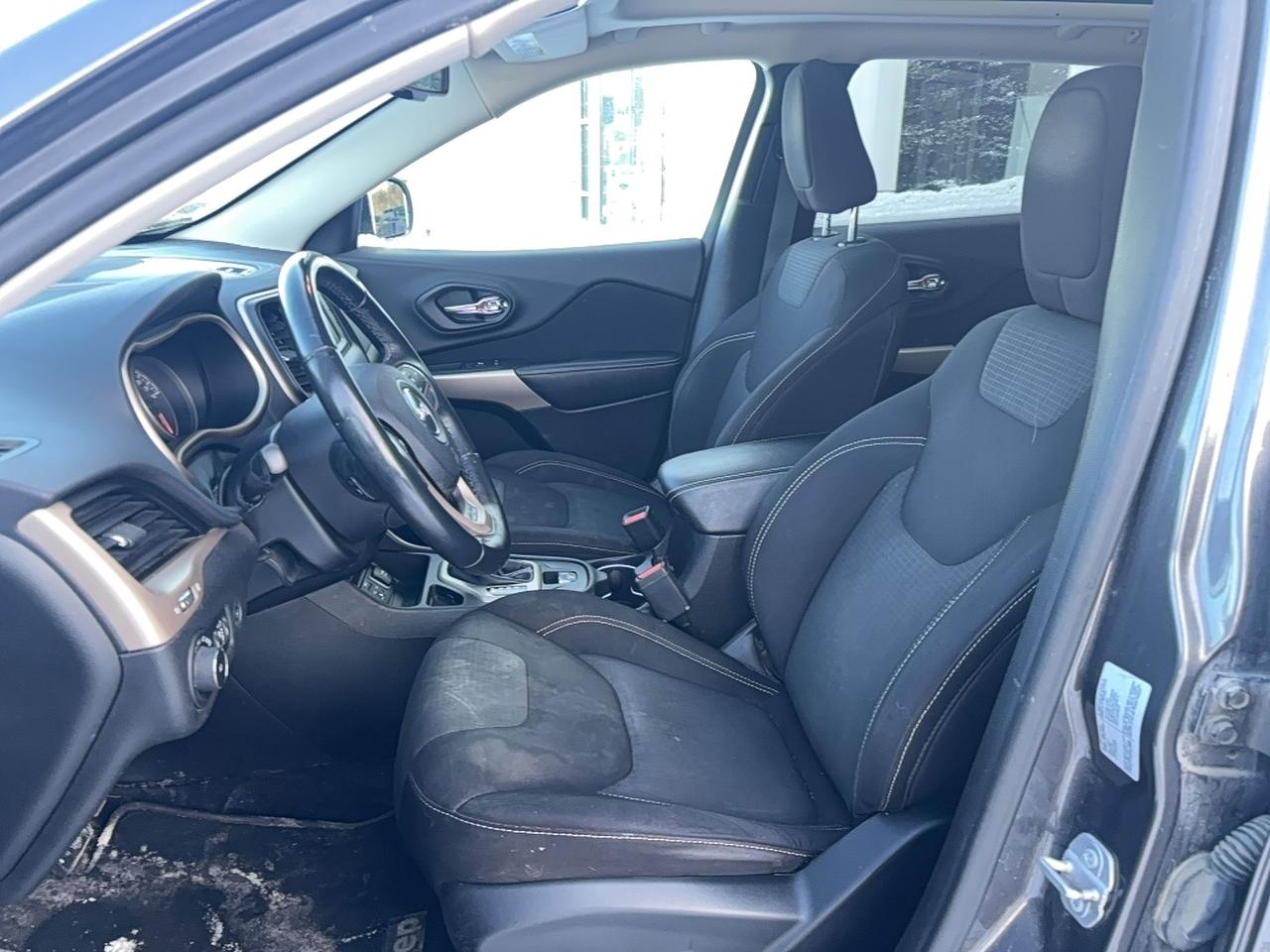 2017 Jeep Cherokee NORTH EDITION, SUNROOF, REMOTE START, AS TRADED Photo