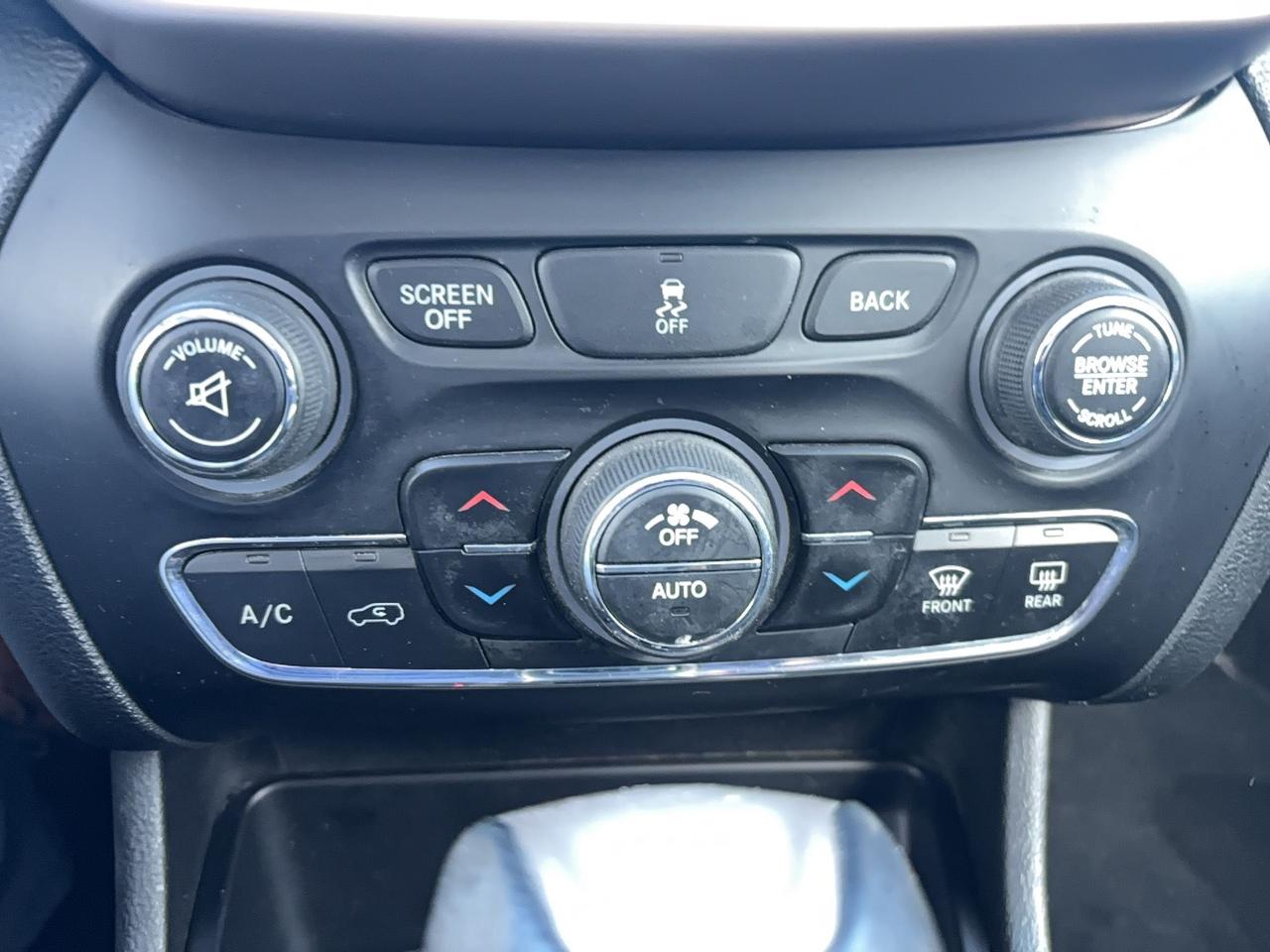 2017 Jeep Cherokee NORTH EDITION, SUNROOF, REMOTE START, AS TRADED Photo