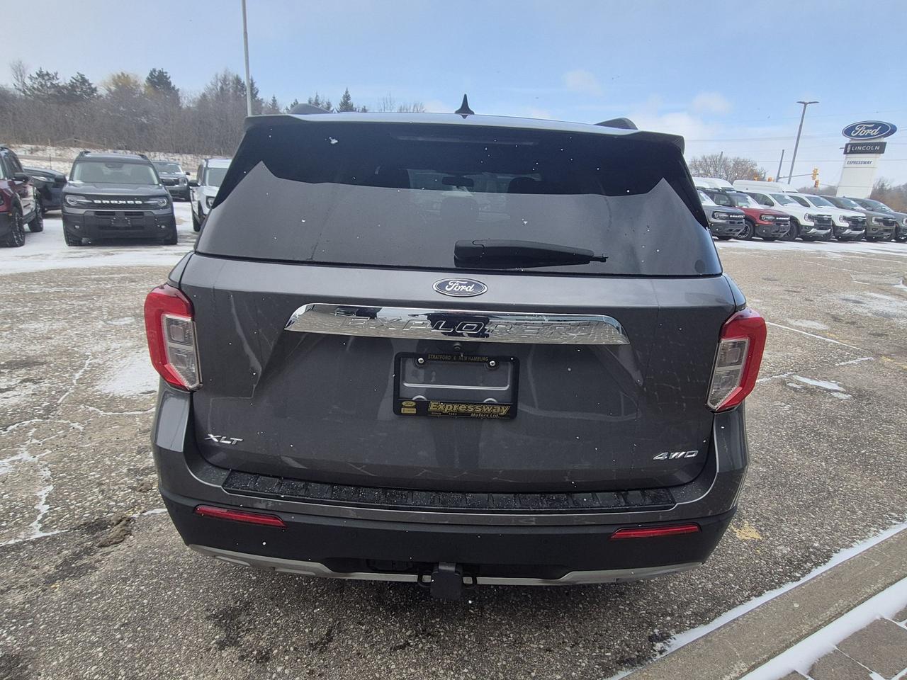 2021 Ford Explorer LOADED XLT! 20'S, LIKE NEW! HEATED WHEEL, LEATHER! Photo