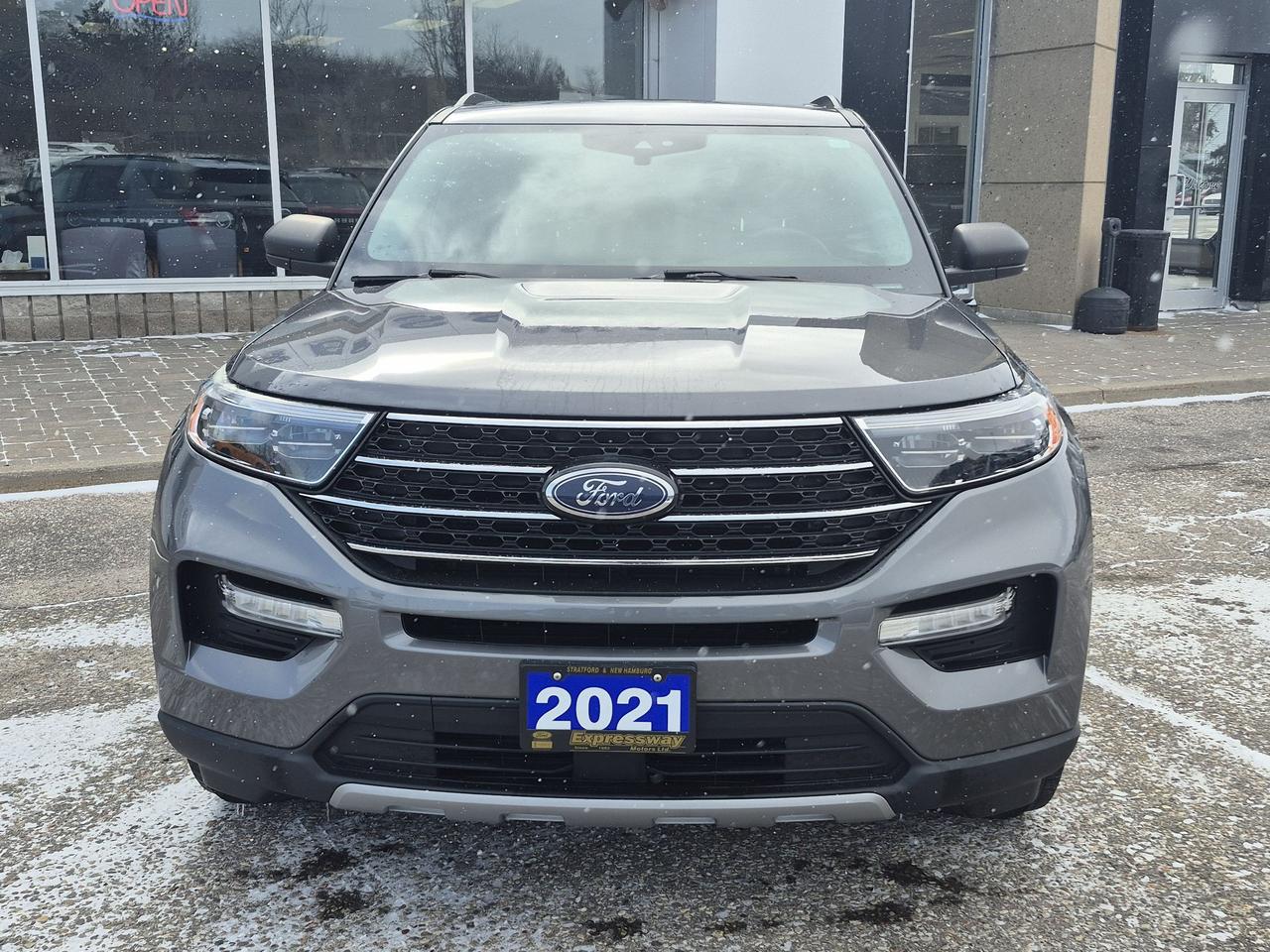 2021 Ford Explorer LOADED XLT! 20'S, LIKE NEW! HEATED WHEEL, LEATHER! Photo