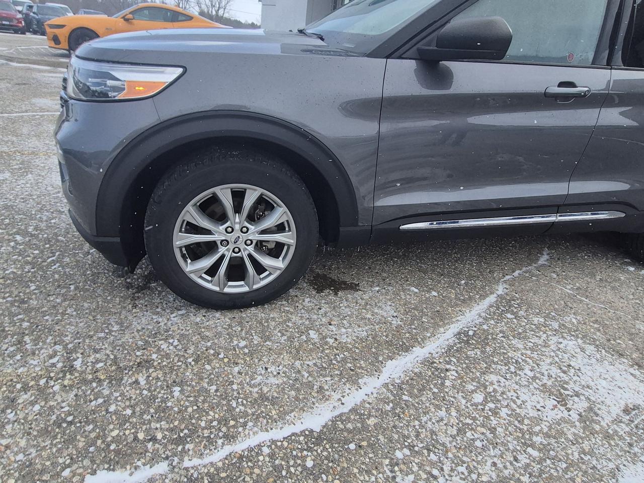 2021 Ford Explorer LOADED XLT! 20'S, LIKE NEW! HEATED WHEEL, LEATHER! Photo