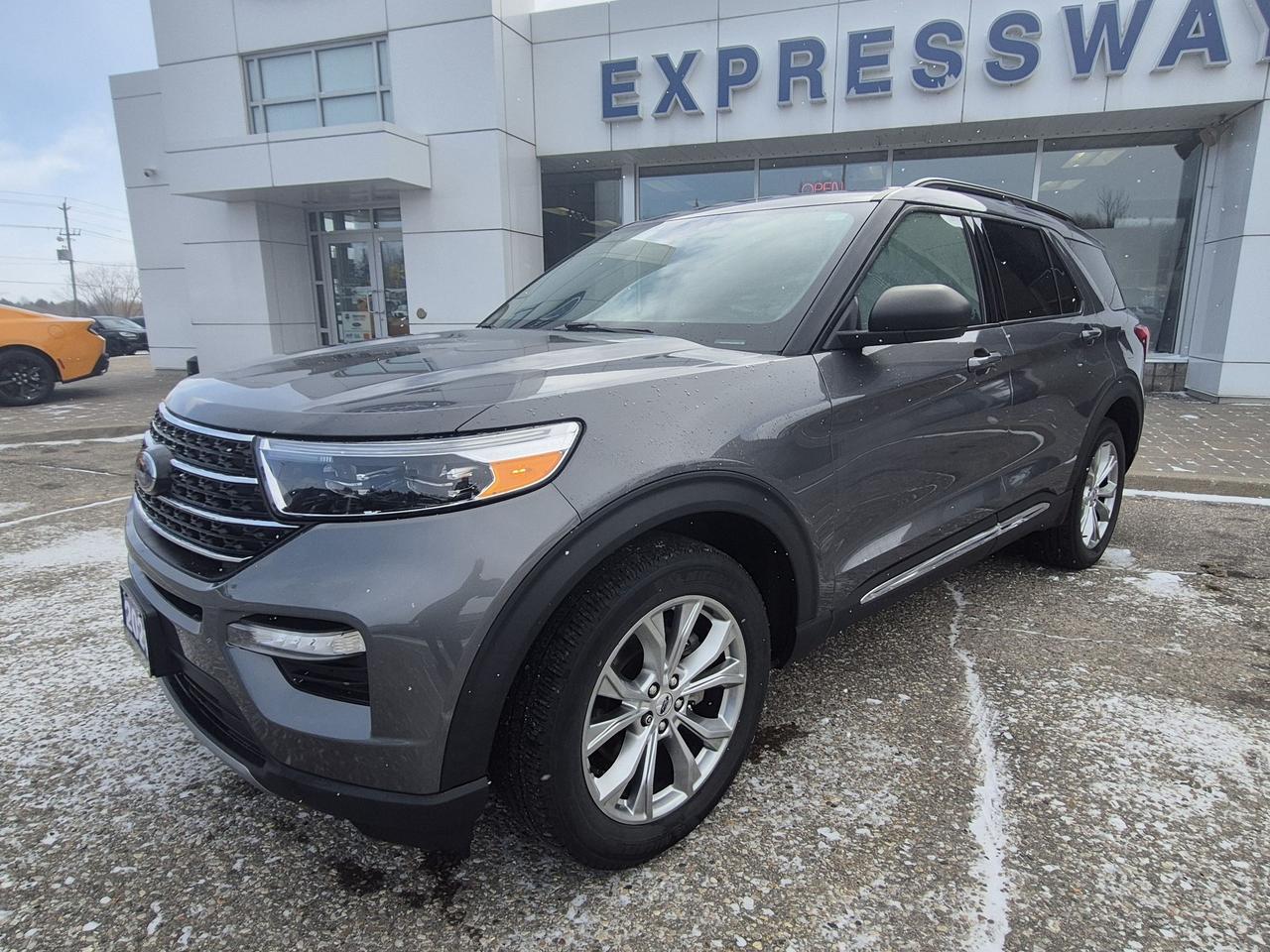 2021 Ford Explorer LOADED XLT! 20'S, LIKE NEW! HEATED WHEEL, LEATHER! Photo