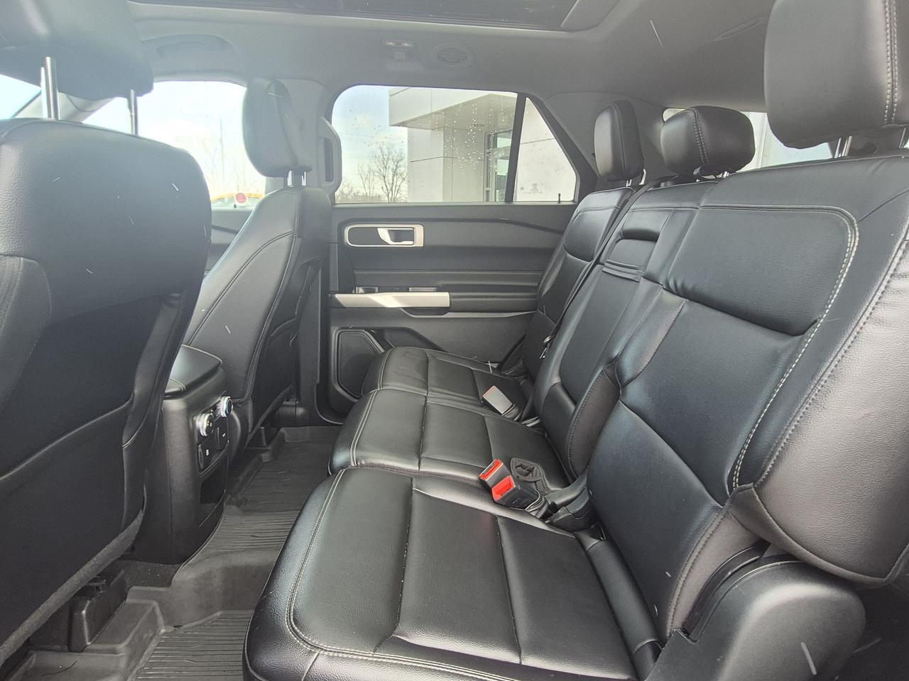 2021 Ford Explorer LOADED XLT! 20'S, LIKE NEW! HEATED WHEEL, LEATHER! Photo