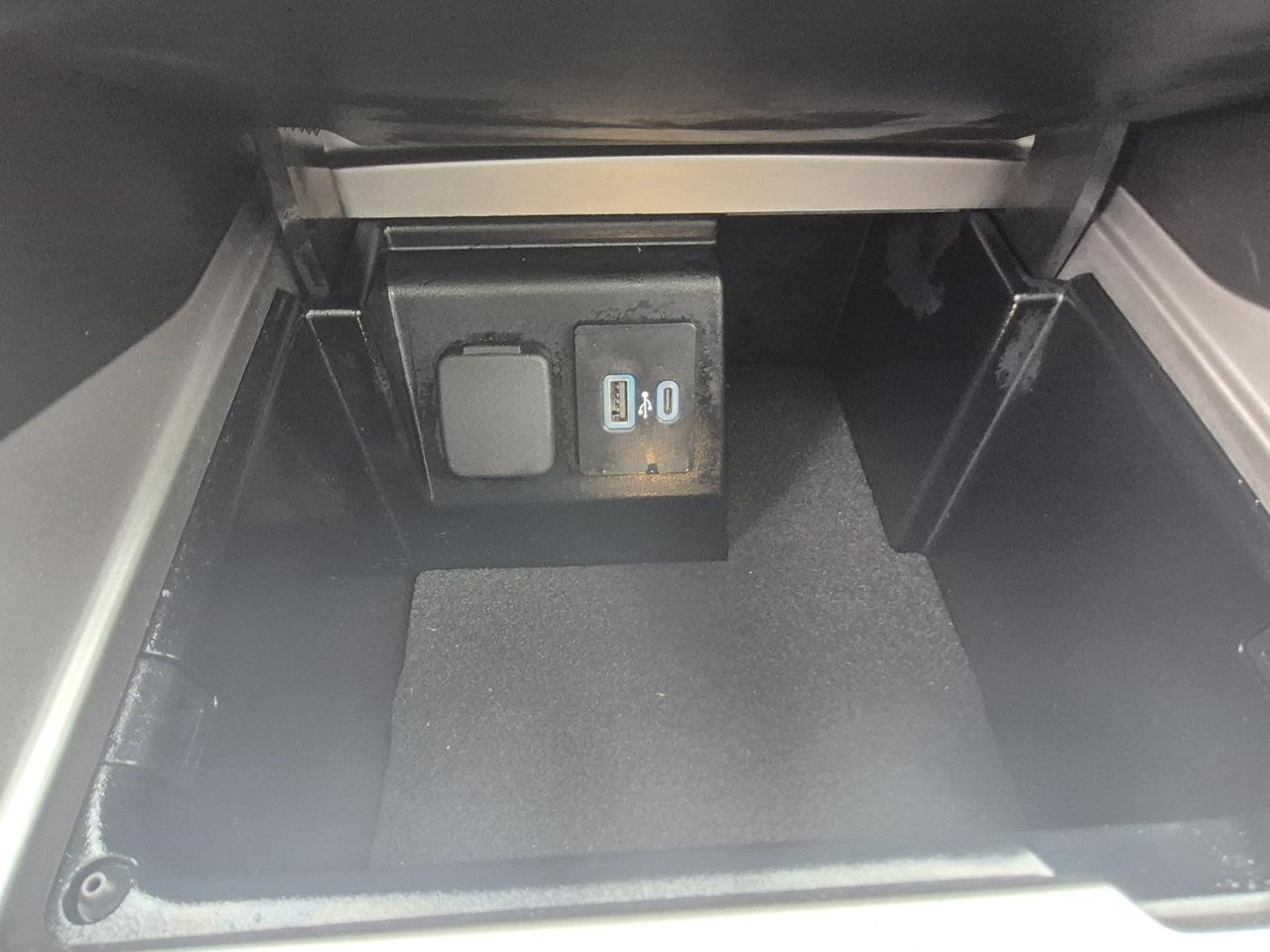 2021 Ford Explorer LOADED XLT! 20'S, LIKE NEW! HEATED WHEEL, LEATHER! Photo