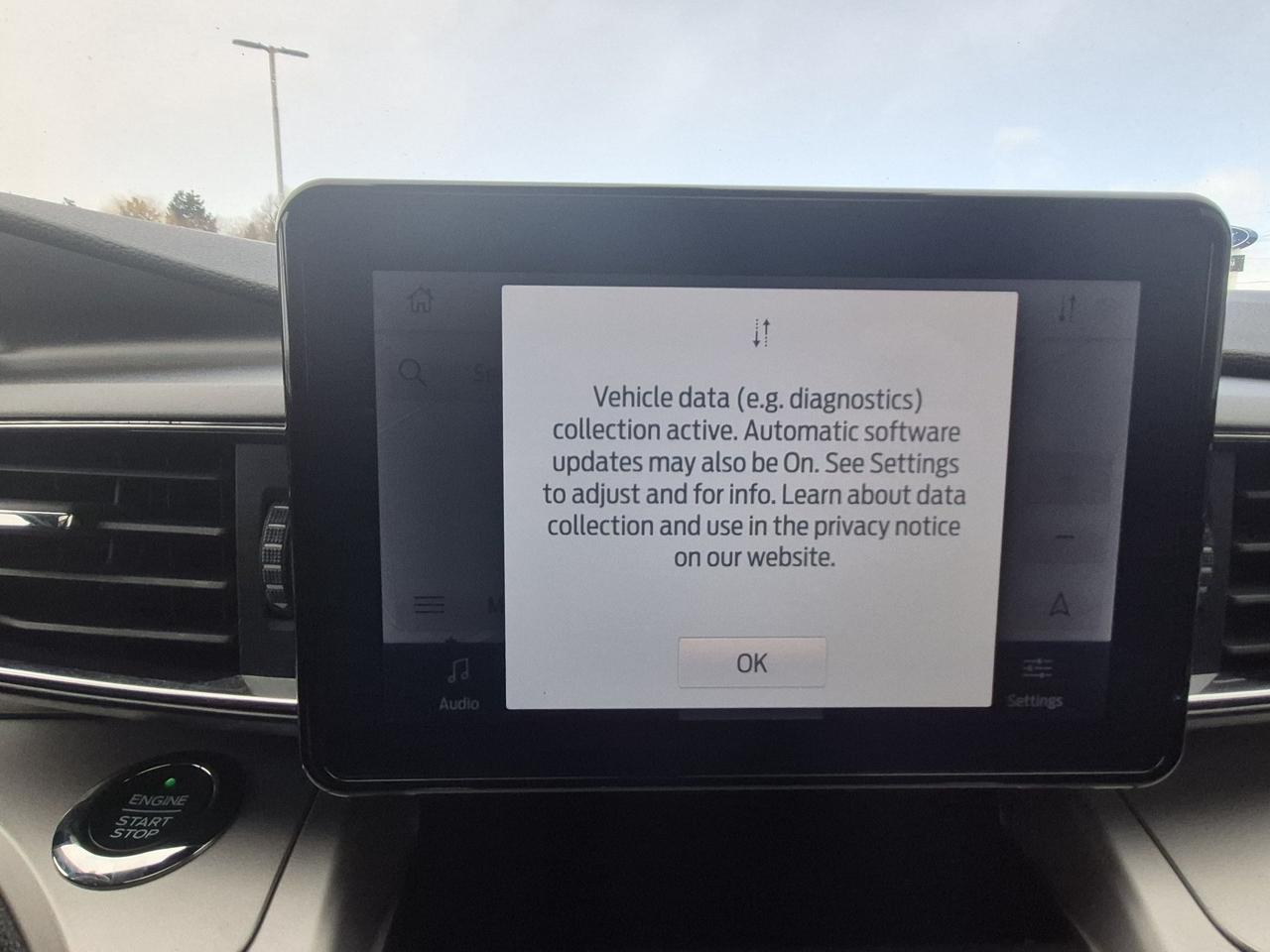 2021 Ford Explorer LOADED XLT! 20'S, LIKE NEW! HEATED WHEEL, LEATHER! Photo