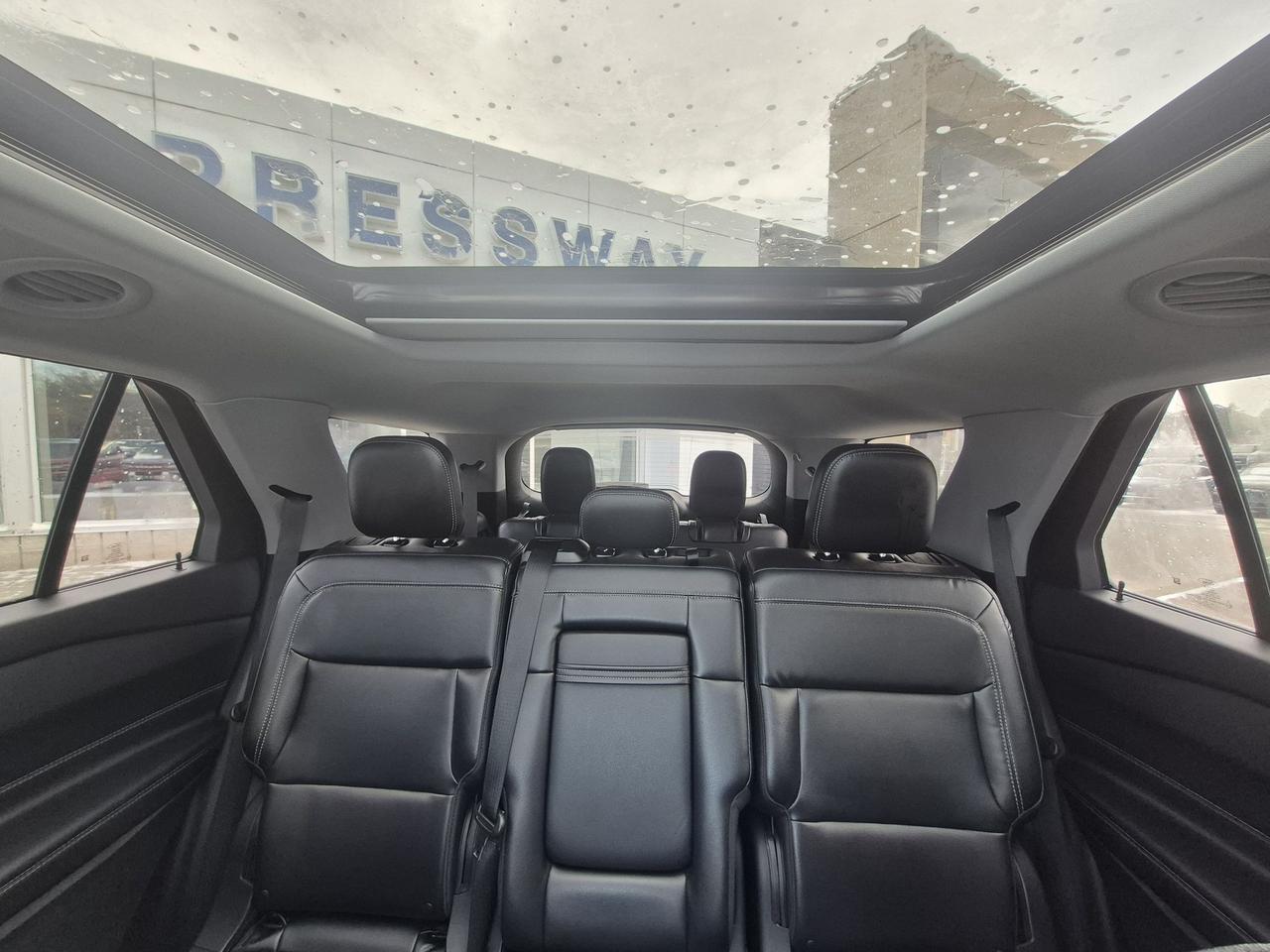 2021 Ford Explorer LOADED XLT! 20'S, LIKE NEW! HEATED WHEEL, LEATHER! Photo