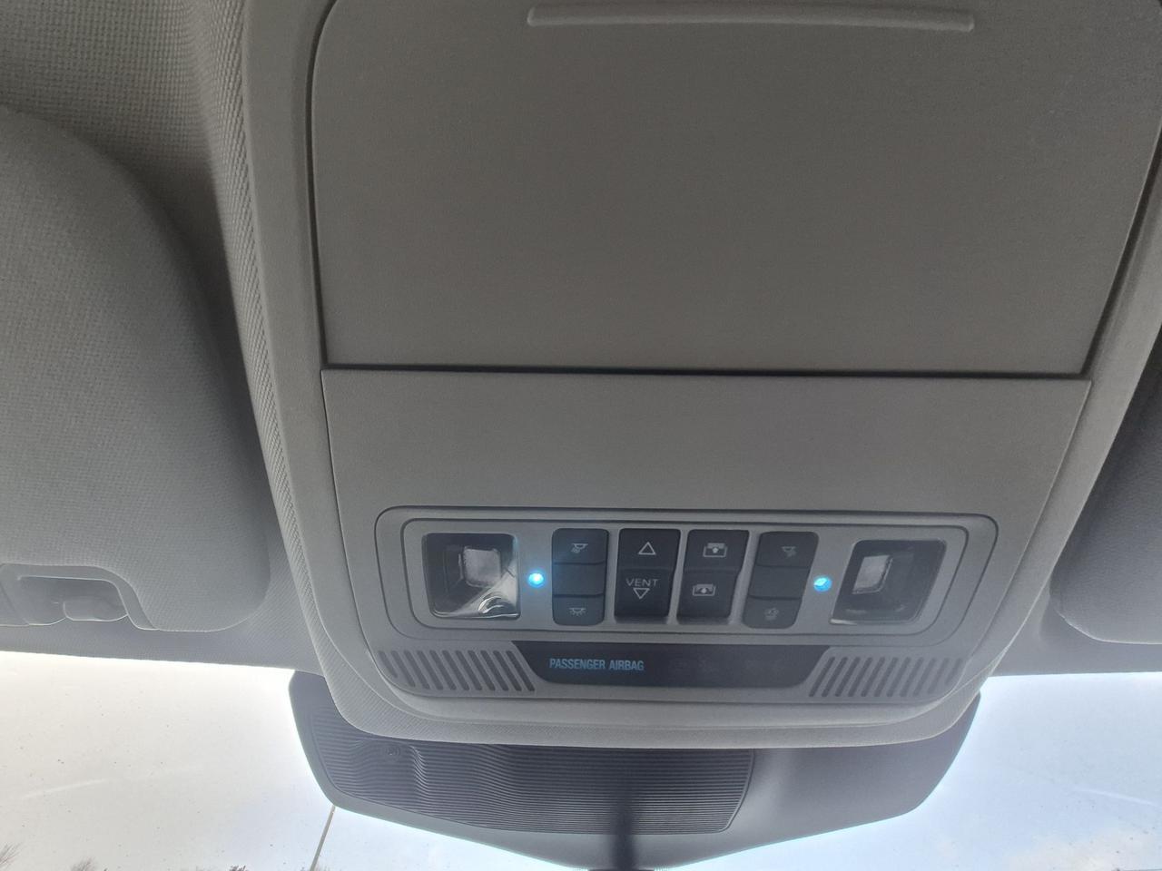 2021 Ford Explorer LOADED XLT! 20'S, LIKE NEW! HEATED WHEEL, LEATHER! Photo