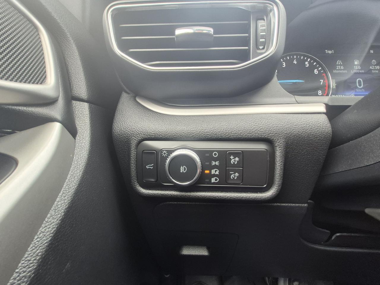 2021 Ford Explorer LOADED XLT! 20'S, LIKE NEW! HEATED WHEEL, LEATHER! Photo