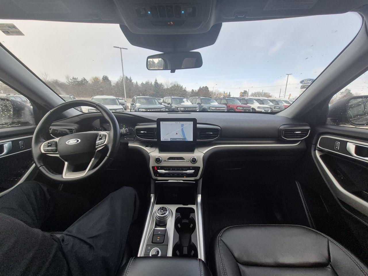 2021 Ford Explorer LOADED XLT! 20'S, LIKE NEW! HEATED WHEEL, LEATHER! Photo