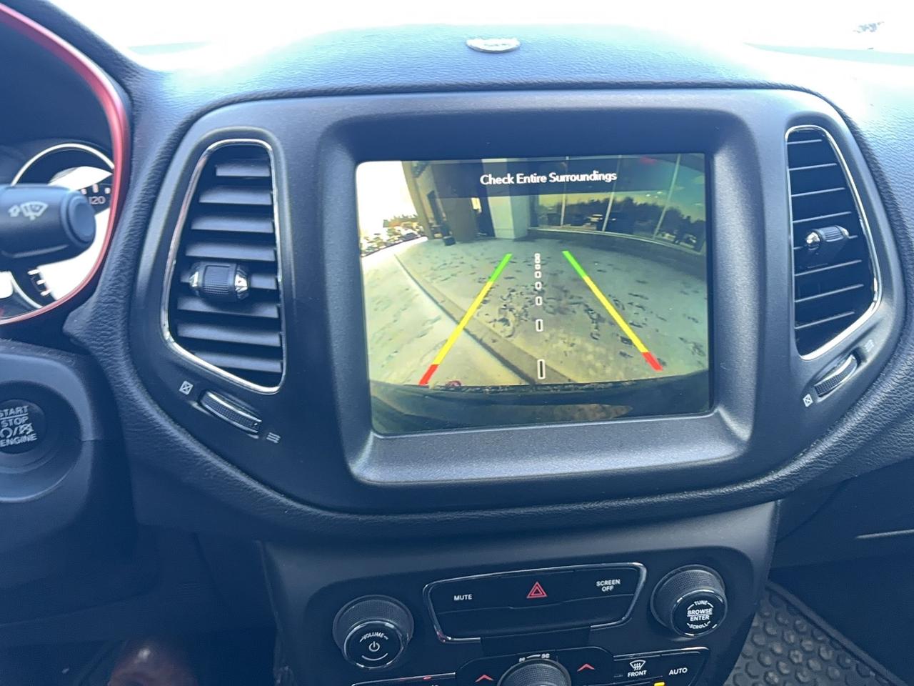 2018 Jeep Compass TRAILHAWK, LEATHER, SUNROOF, POWER GATE AS TRADED Photo