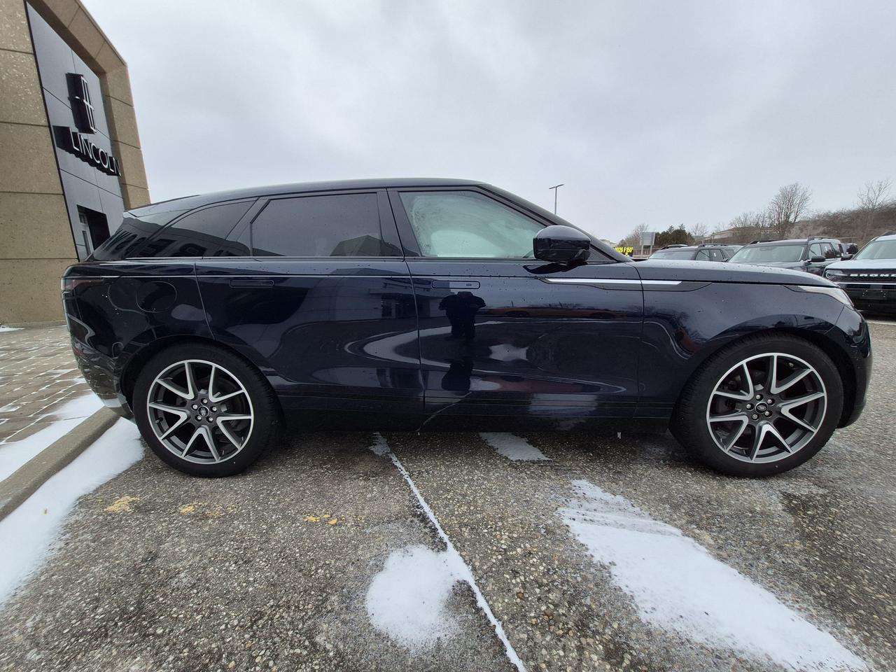 2023 Land Rover Range Rover Velar LOCAL TRADE! LOADED VELAR! LEATHER, ROOF, LIKE NEW Photo