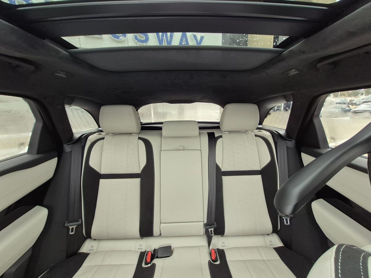 2023 Land Rover Range Rover Velar LOCAL TRADE! LOADED VELAR! LEATHER, ROOF, LIKE NEW Photo