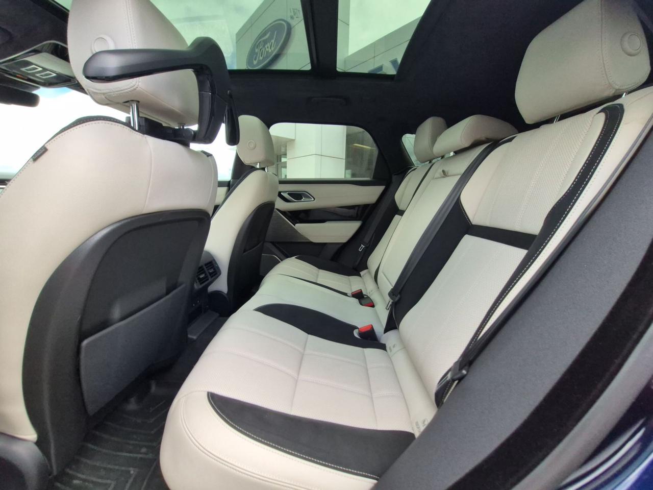 2023 Land Rover Range Rover Velar LOCAL TRADE! LOADED VELAR! LEATHER, ROOF, LIKE NEW Photo