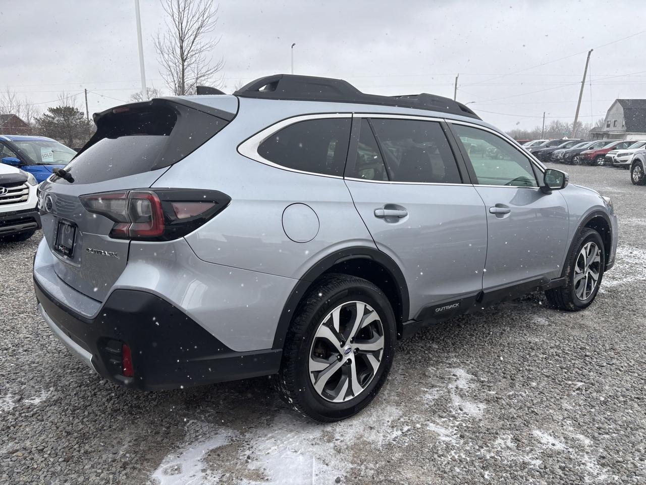 2022 Subaru Outback LIMITED Photo
