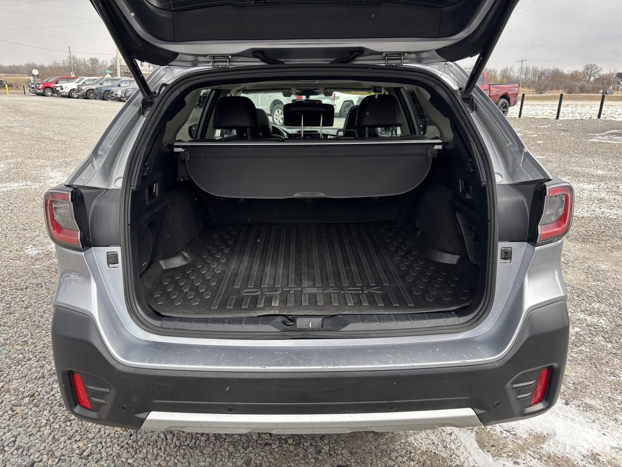 2022 Subaru Outback LIMITED Photo