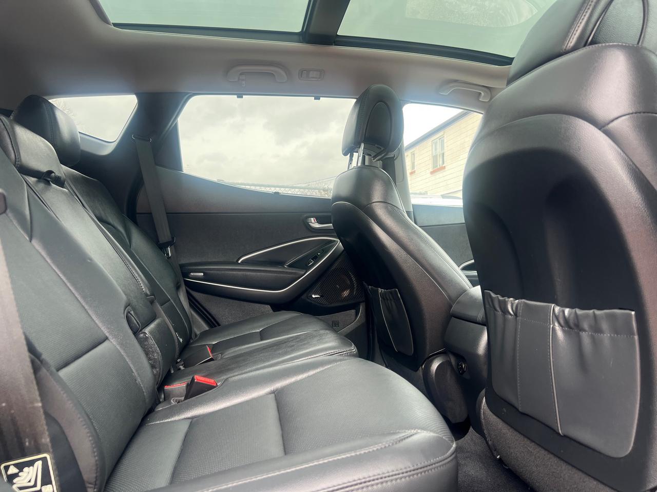 2018 Hyundai Santa Fe Sport LEATHER-BACK CAM -NAV-PANORAMIC SR/F & MORE! Photo