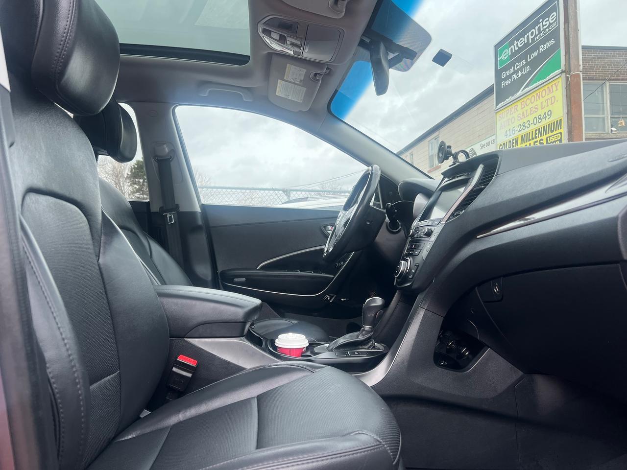 2018 Hyundai Santa Fe Sport LEATHER-BACK CAM -NAV-PANORAMIC SR/F & MORE! Photo