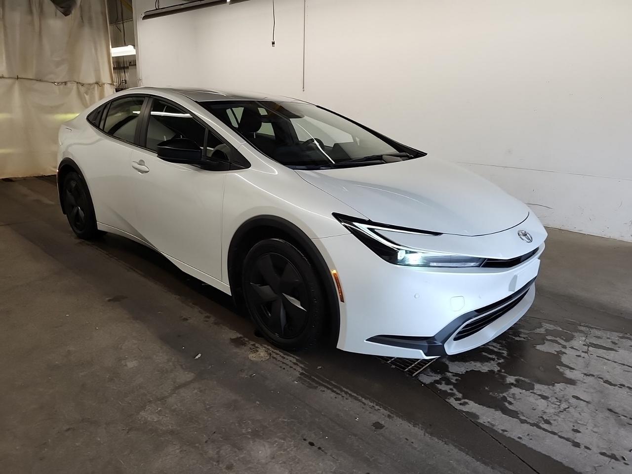 Used 2024 Toyota Prius Prime SE for sale in Toronto, ON