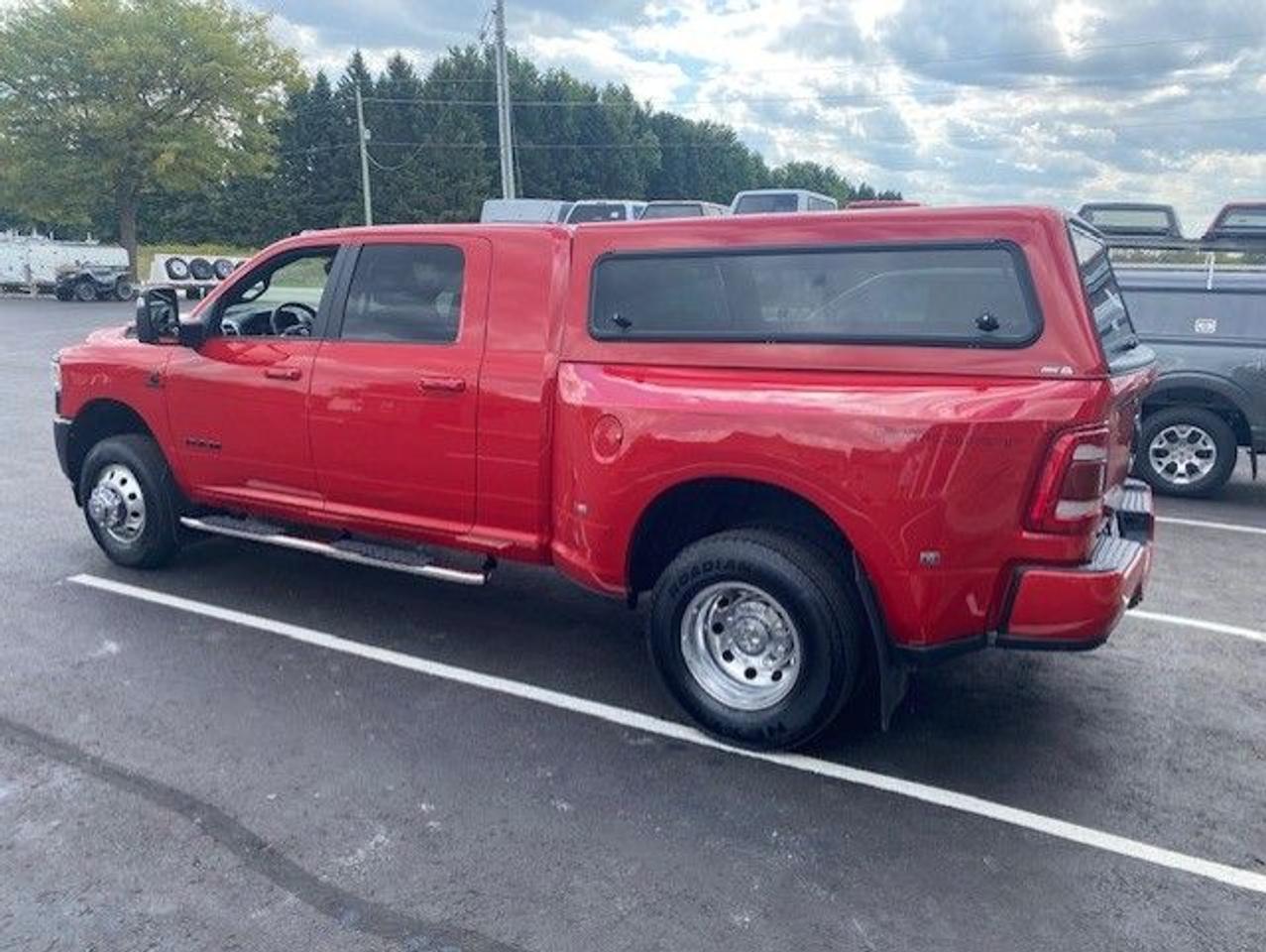 2023 RAM 3500 Big Horn 4x4 Mega Cab 6'4" Box Photo1