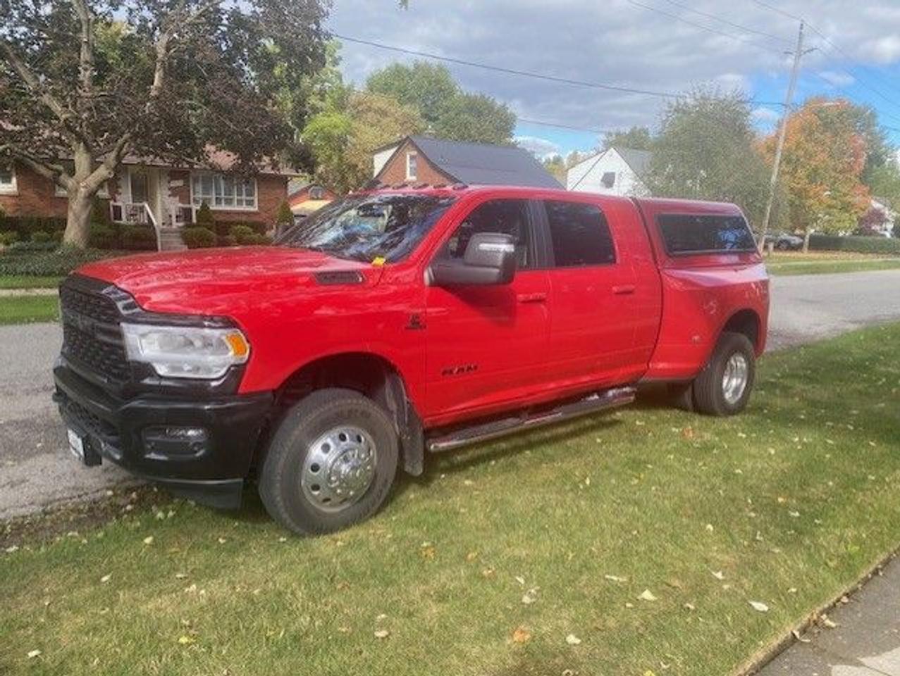 2023 RAM 3500 Big Horn 4x4 Mega Cab 6'4" Box Photo2