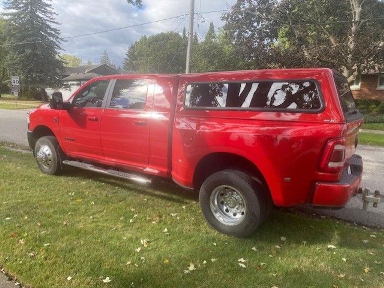 2023 RAM 3500 Big Horn 4x4 Mega Cab 6'4" Box - Photo #4