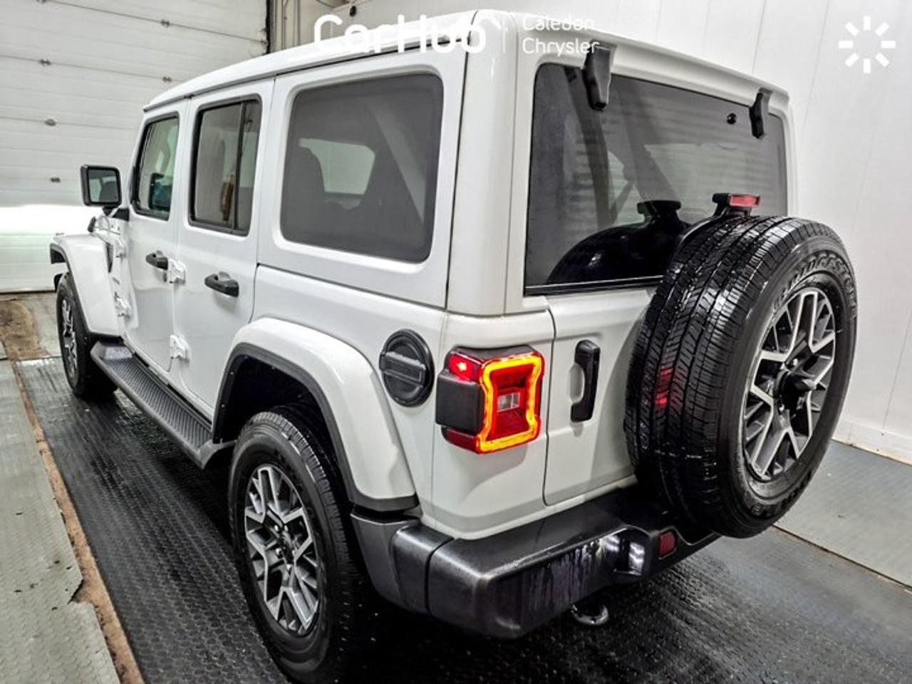 2024 Jeep Wrangler Sahara Photo