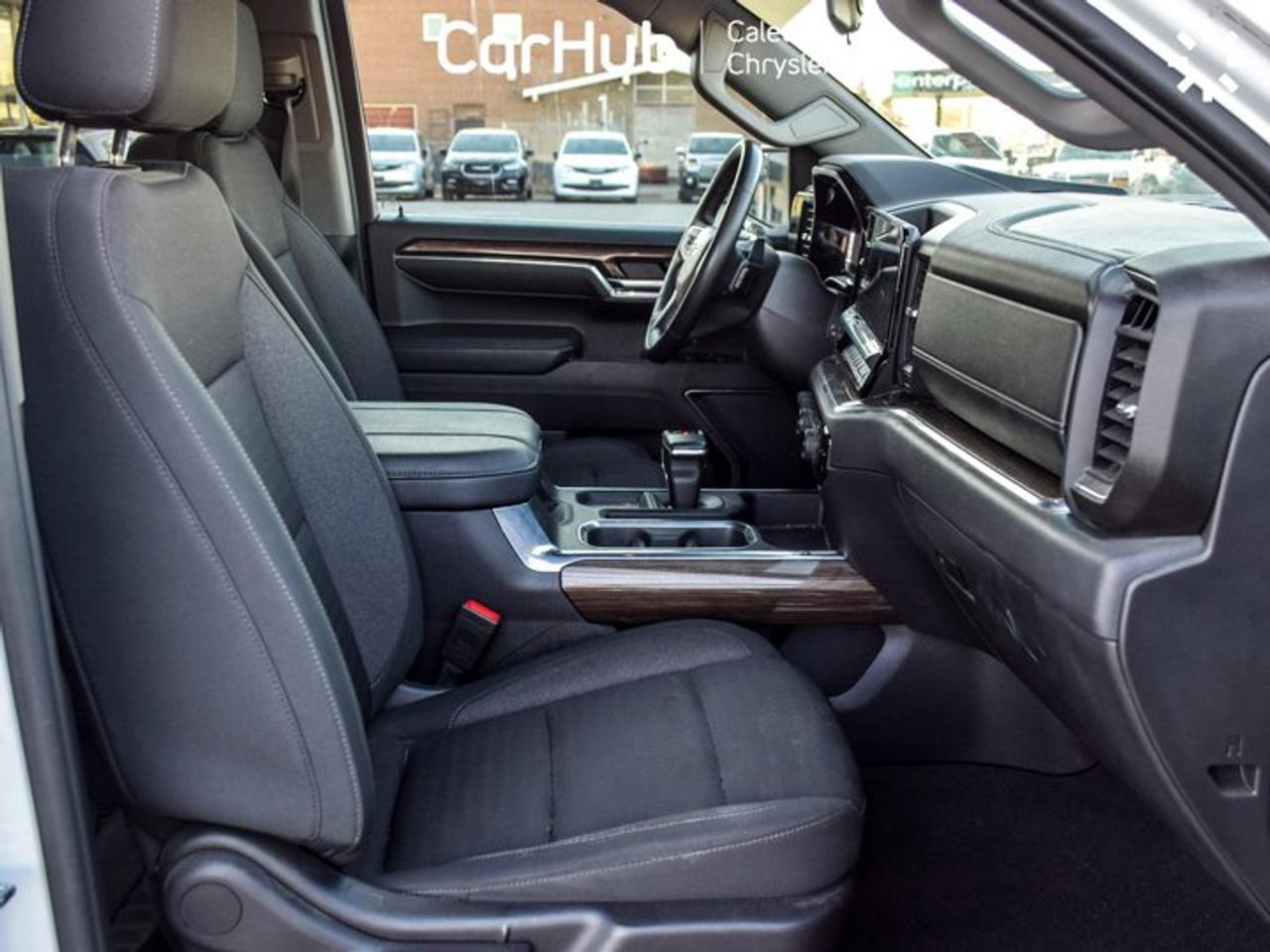 2023 Chevrolet Silverado 1500 RST4WD Crew Cab 157" 5.3L  5 passengers with captain chair Photo