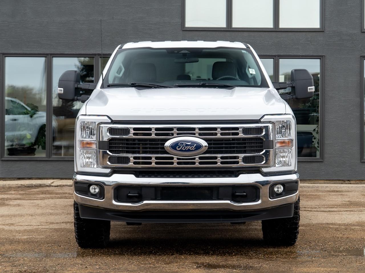 2024 Ford SUPER DUTY F-350 SRW XLT 4WD Crew Cab 8' Box Photo24
