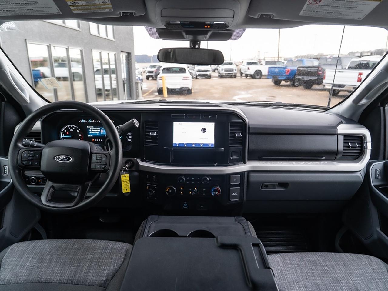 2024 Ford SUPER DUTY F-350 SRW XLT 4WD Crew Cab 8' Box Photo7