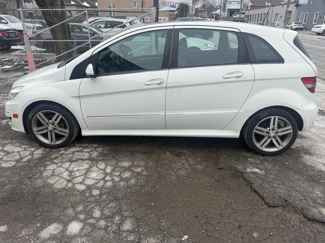 2011 Mercedes-Benz B-Class B 200 Turbo Photo