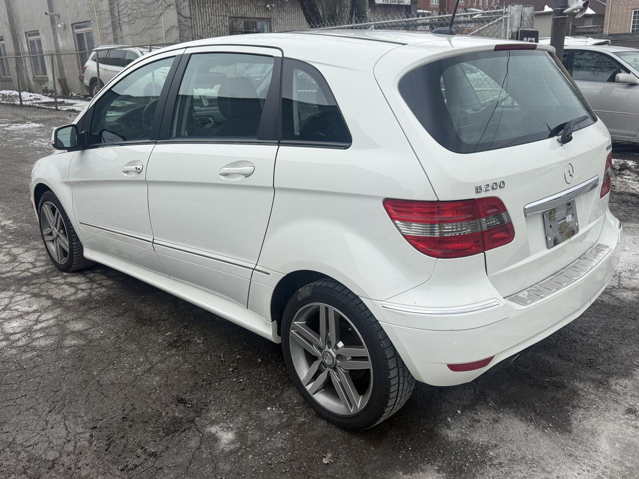 2011 Mercedes-Benz B-Class B 200 Turbo Photo