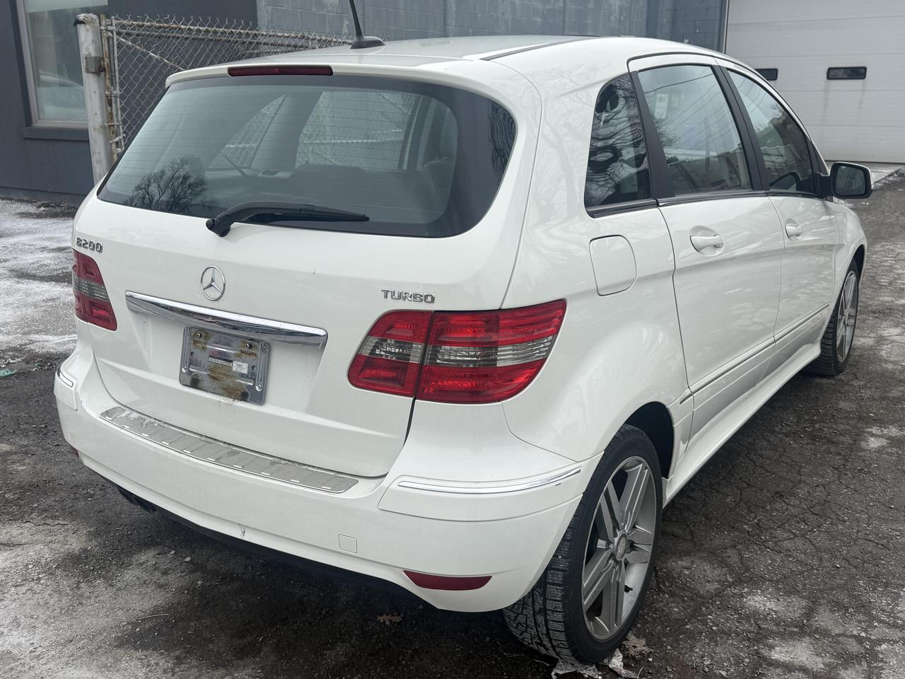 2011 Mercedes-Benz B-Class B 200 Turbo Photo