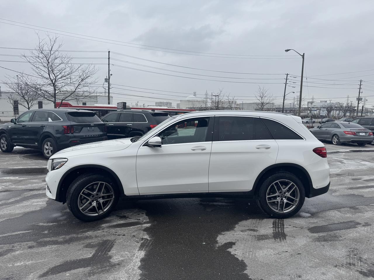 2019 Mercedes-Benz GLC-Class GLC 300 Photo3