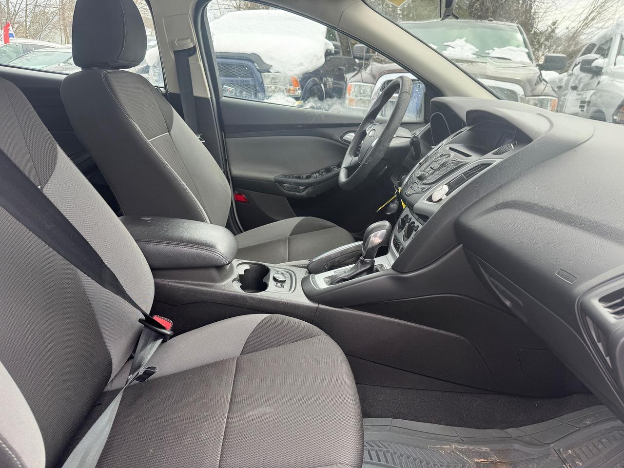 2013 Ford Focus 5DR HB SE Photo