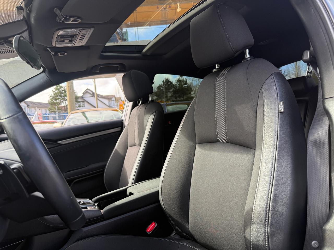 2020 Honda Civic FINANCING AVAILABLE Photo9