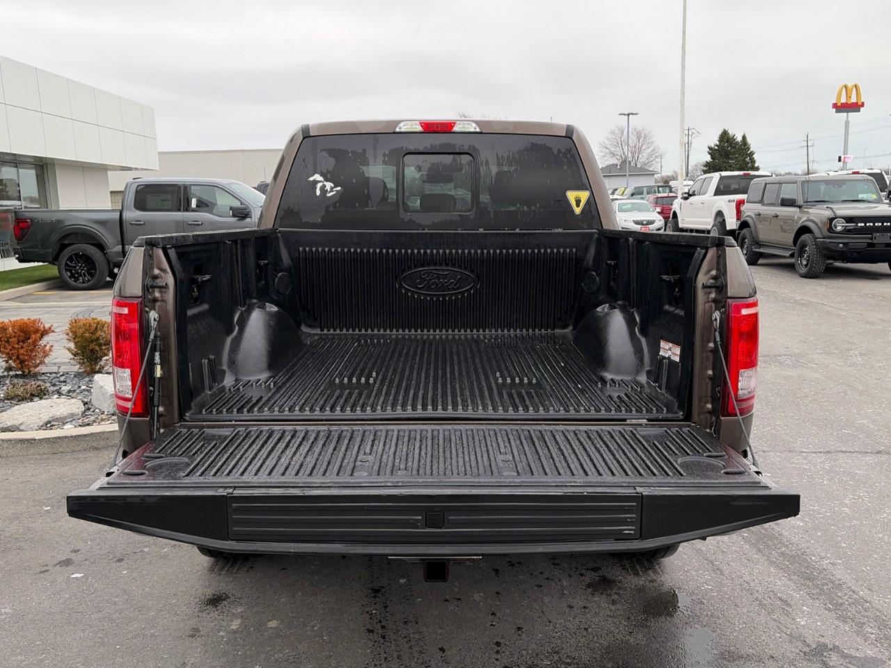 2017 Ford F-150 4WD SuperCrew Styleside 5-1/2 Ft Box XLT Photo4